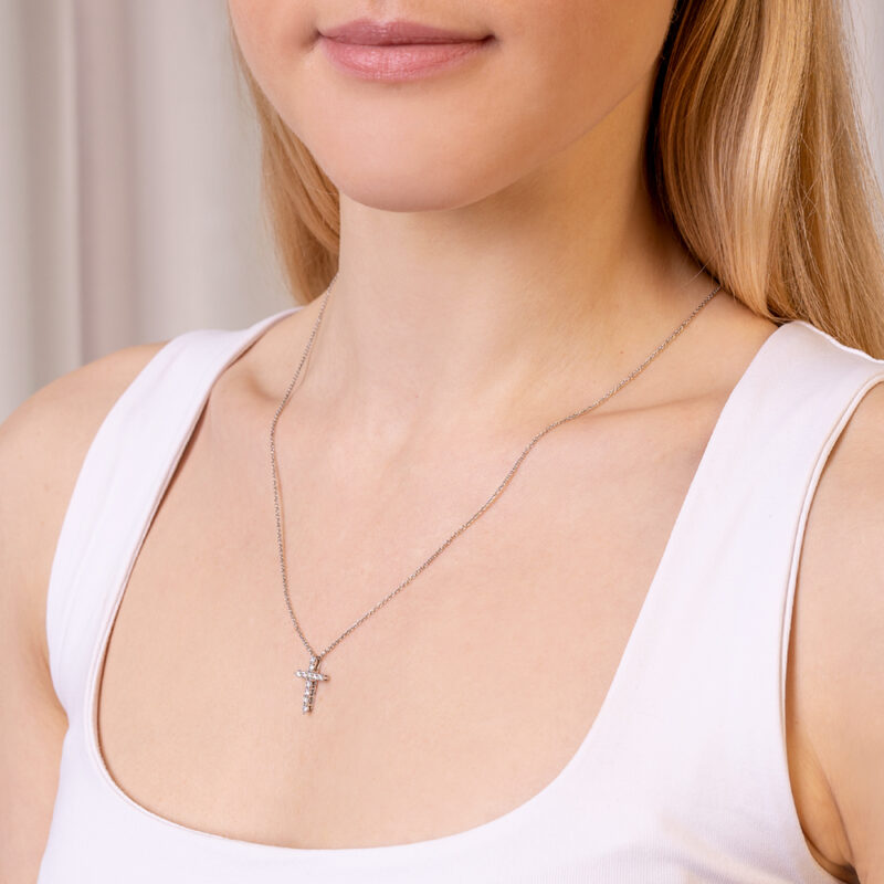 cross pendant covered with lab-grown diamonds